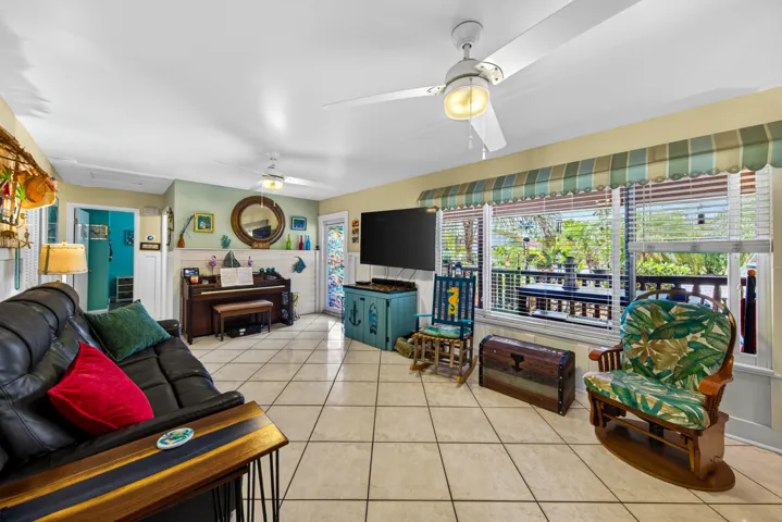 Living Room - 3