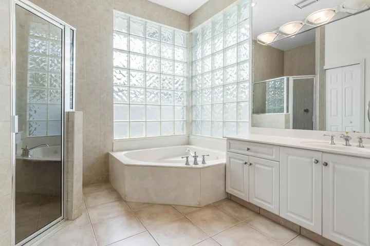 028-6419Northwest99thDrive-Parkland-FL-3