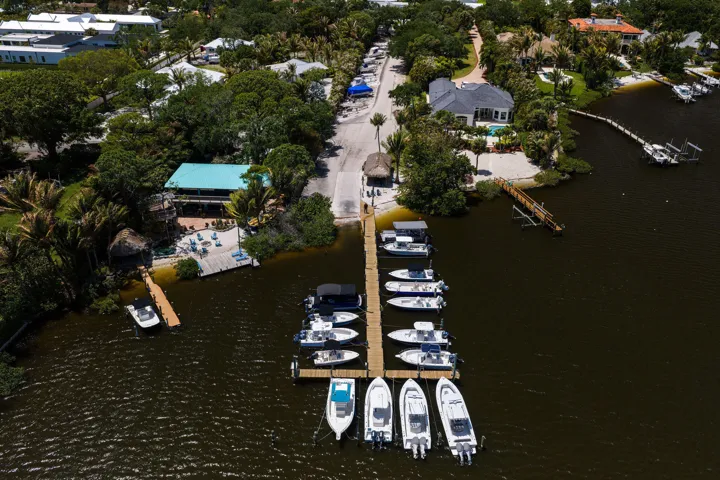 Dock
