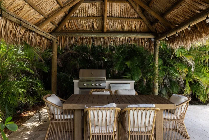 Tiki Hut