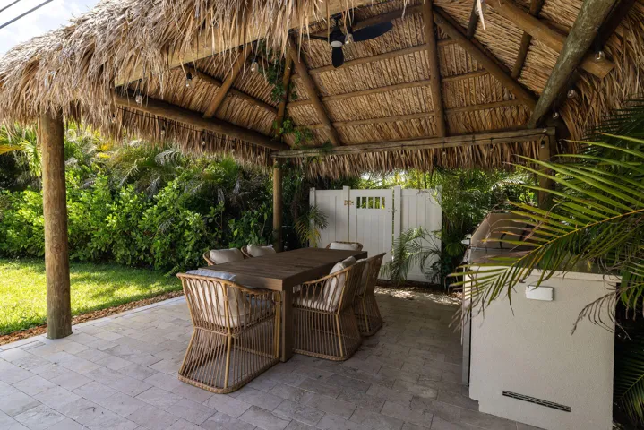 Tiki Hut