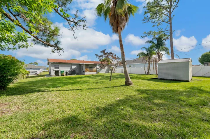 18-web-or-mls-113 SW Starfish Ave - 18