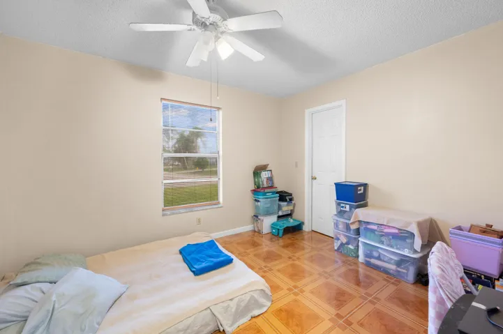 5-web-or-mls-113 SW Starfish Ave - 5