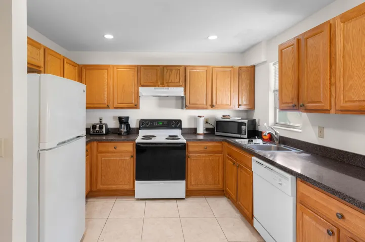16-web-or-mls-113 SW Starfish Ave - 16