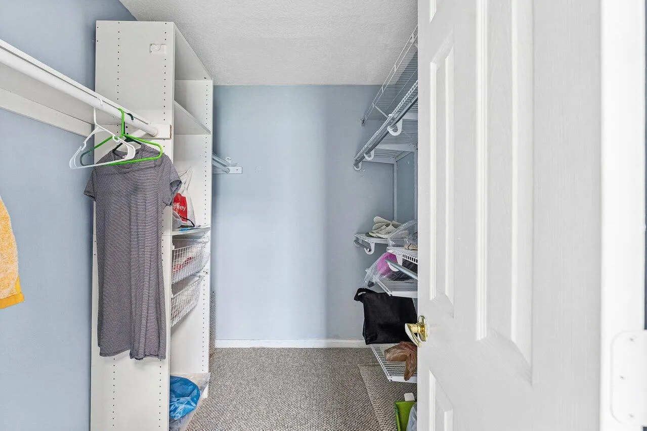 walk in closet