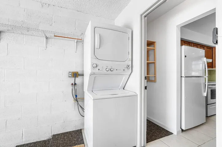 Washer/dryer in garage