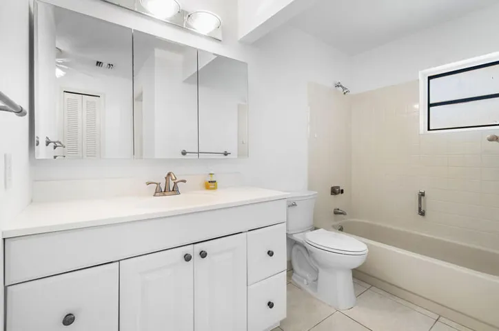 Primary bath