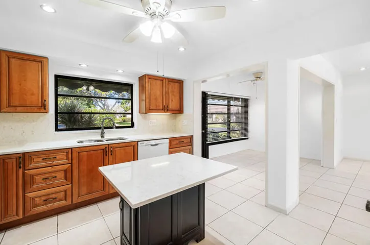 Light and bright kitchen