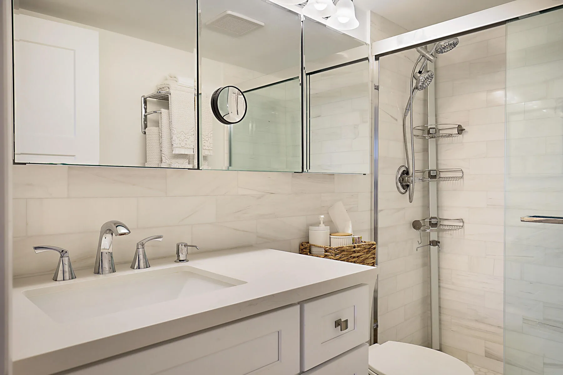 Principal bathroom