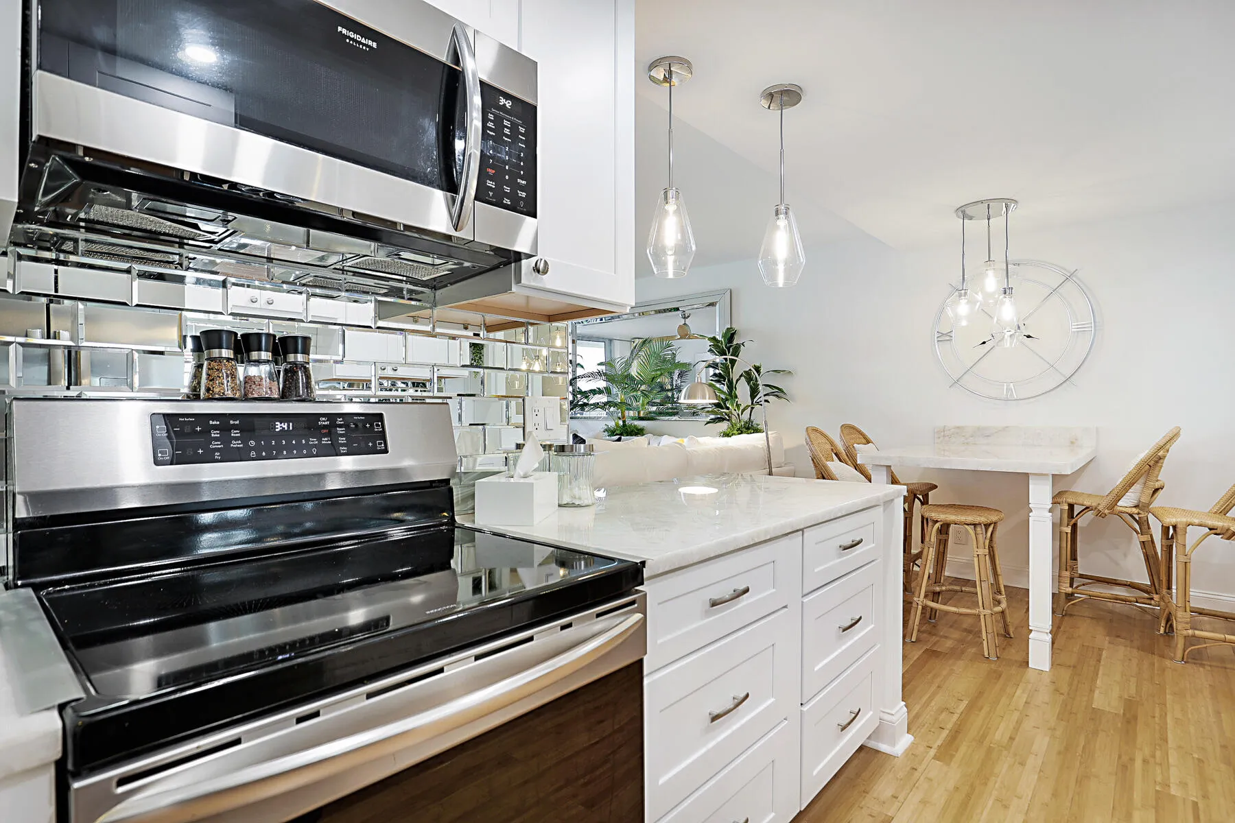 Kitchen - dining area