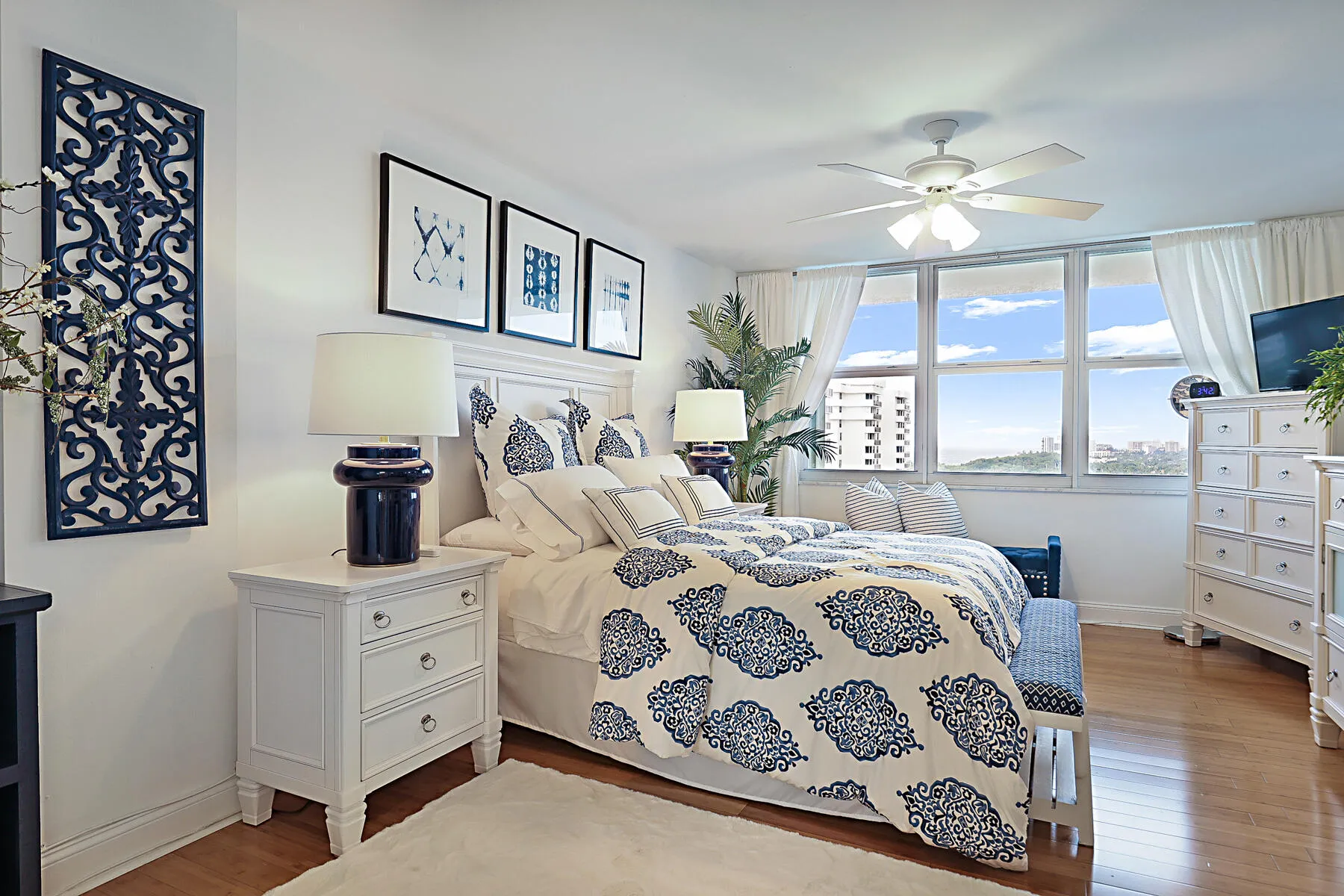 Principal bedroom