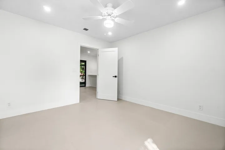 018-5944ForestGroveDrive-3-BoyntonBeach-