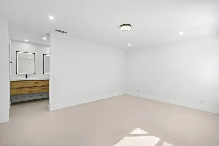 023-5944ForestGroveDrive-3-BoyntonBeach-