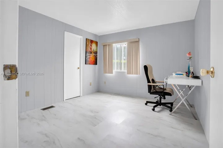 Large primary bathroom with battub, conveniently conected to a spacious and inviting primary bedroom.2.