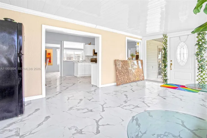Beautiful entrance welcomes you to this 3BR/2BA mobile home.