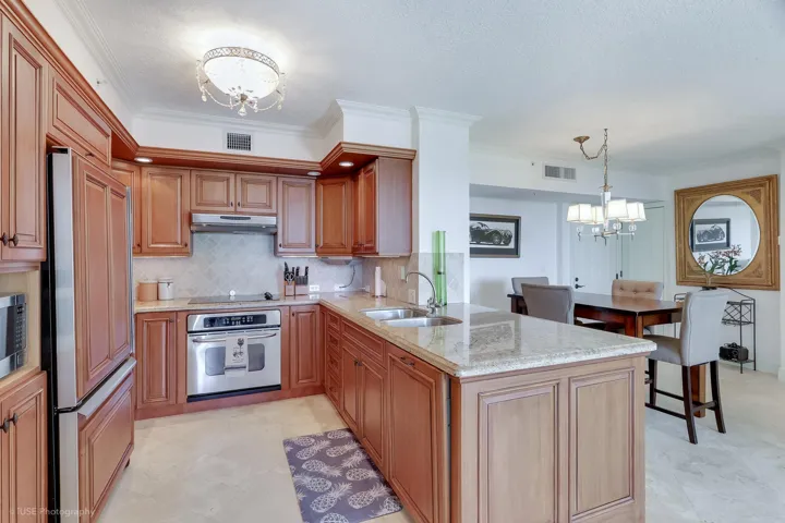 Kitchen to dining