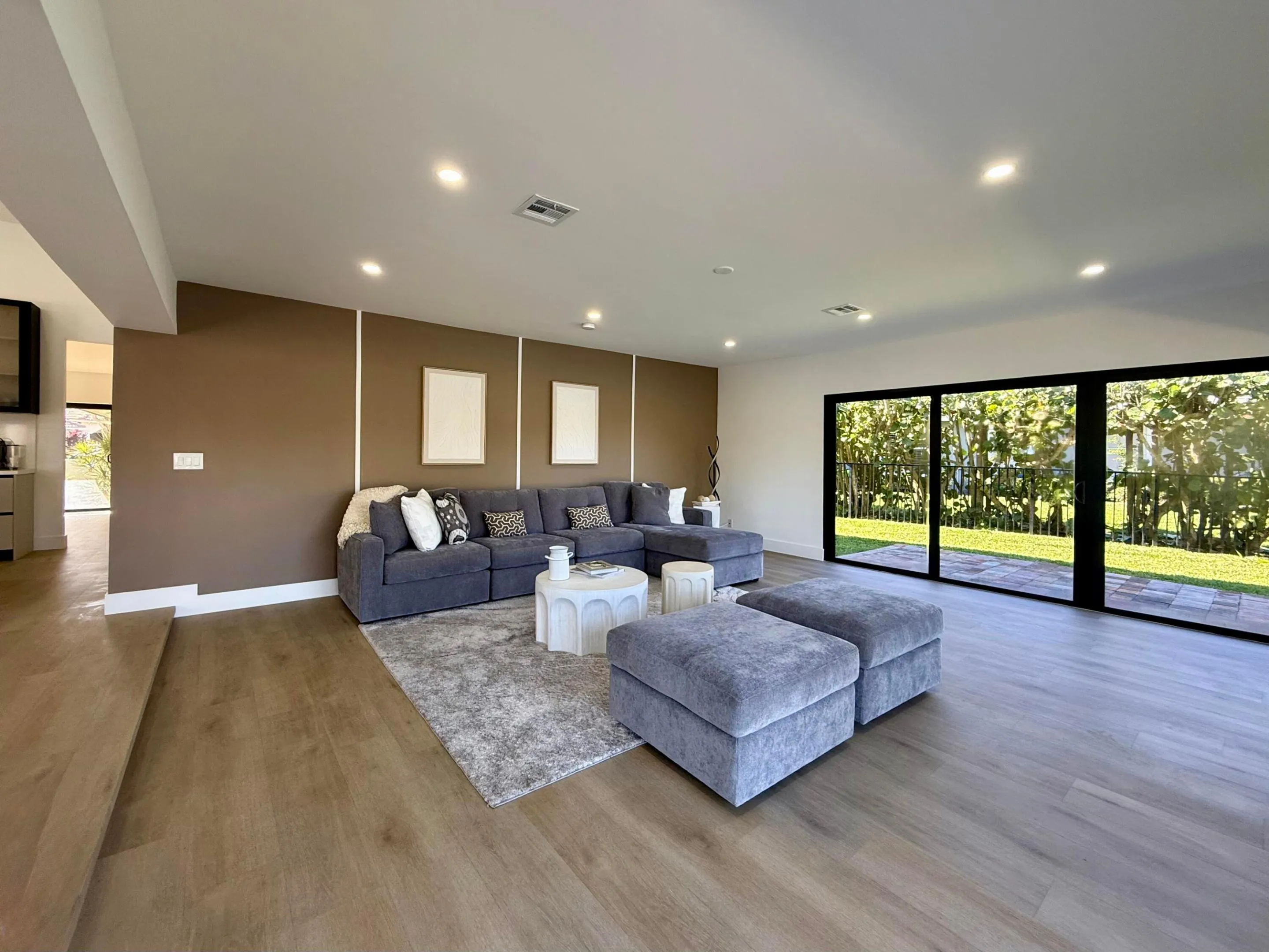 Spacious living room
