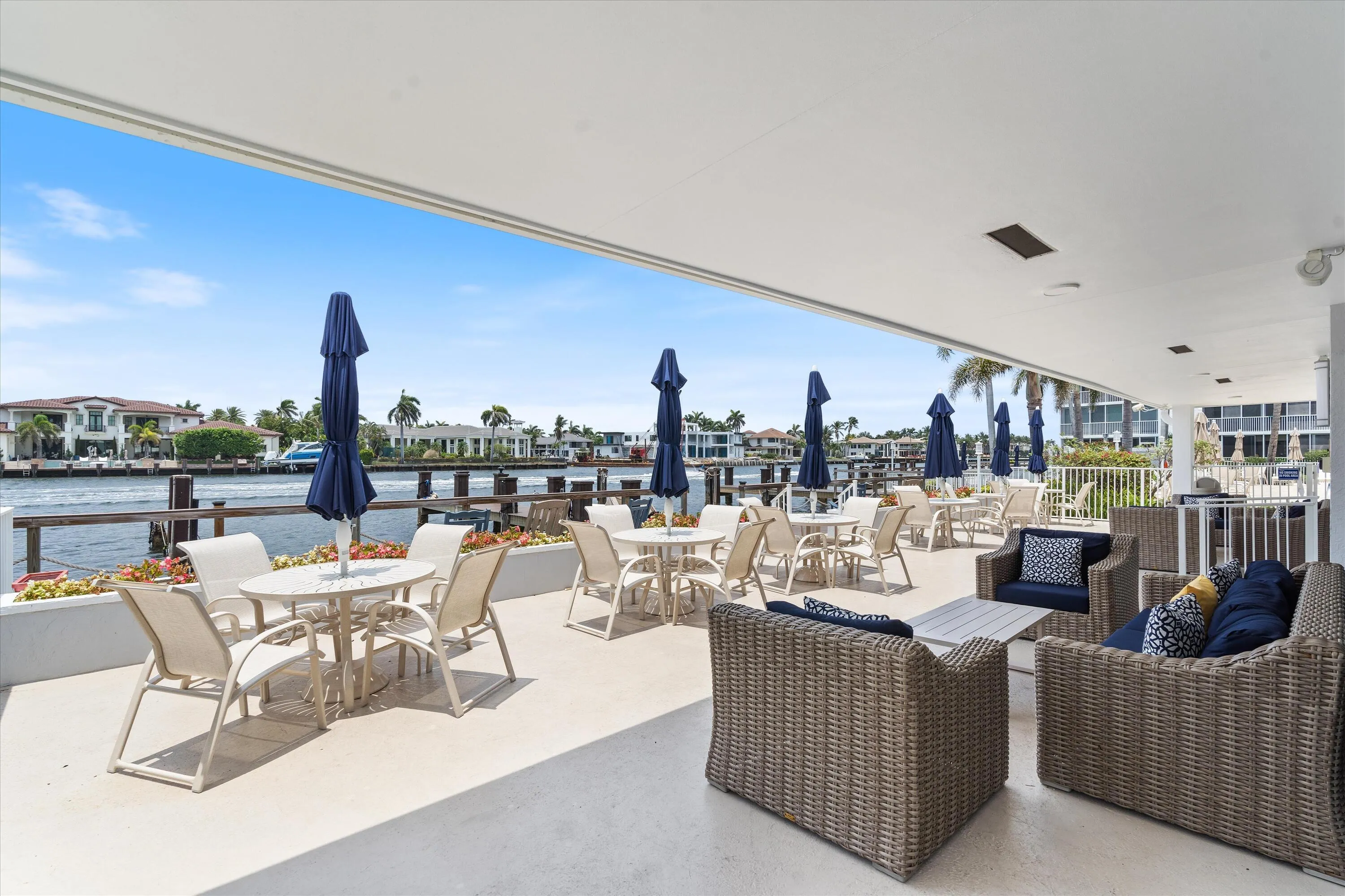 Outdoor Lounge