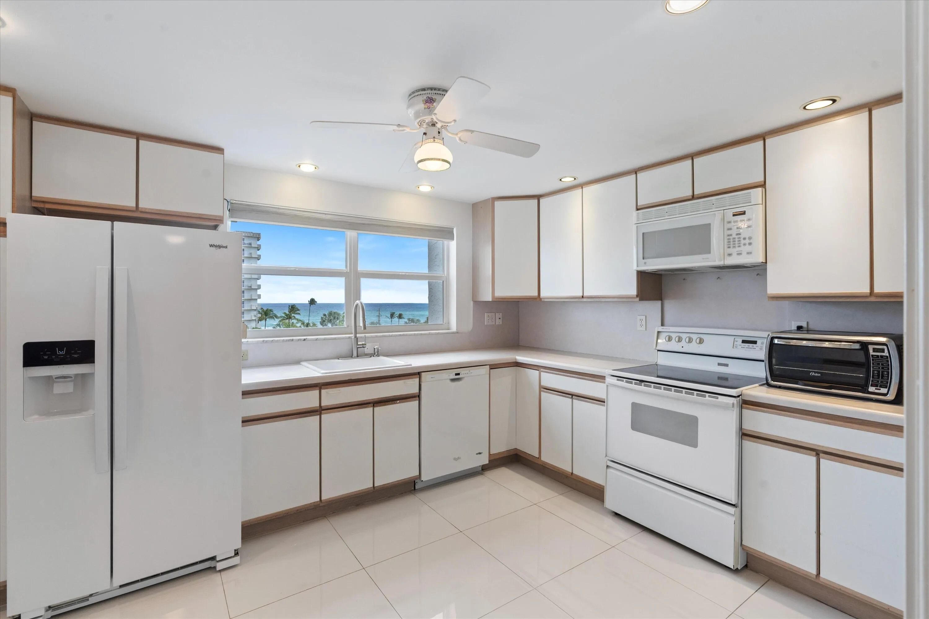 06-3300 S Ocean Blvd #617 Highland Beach