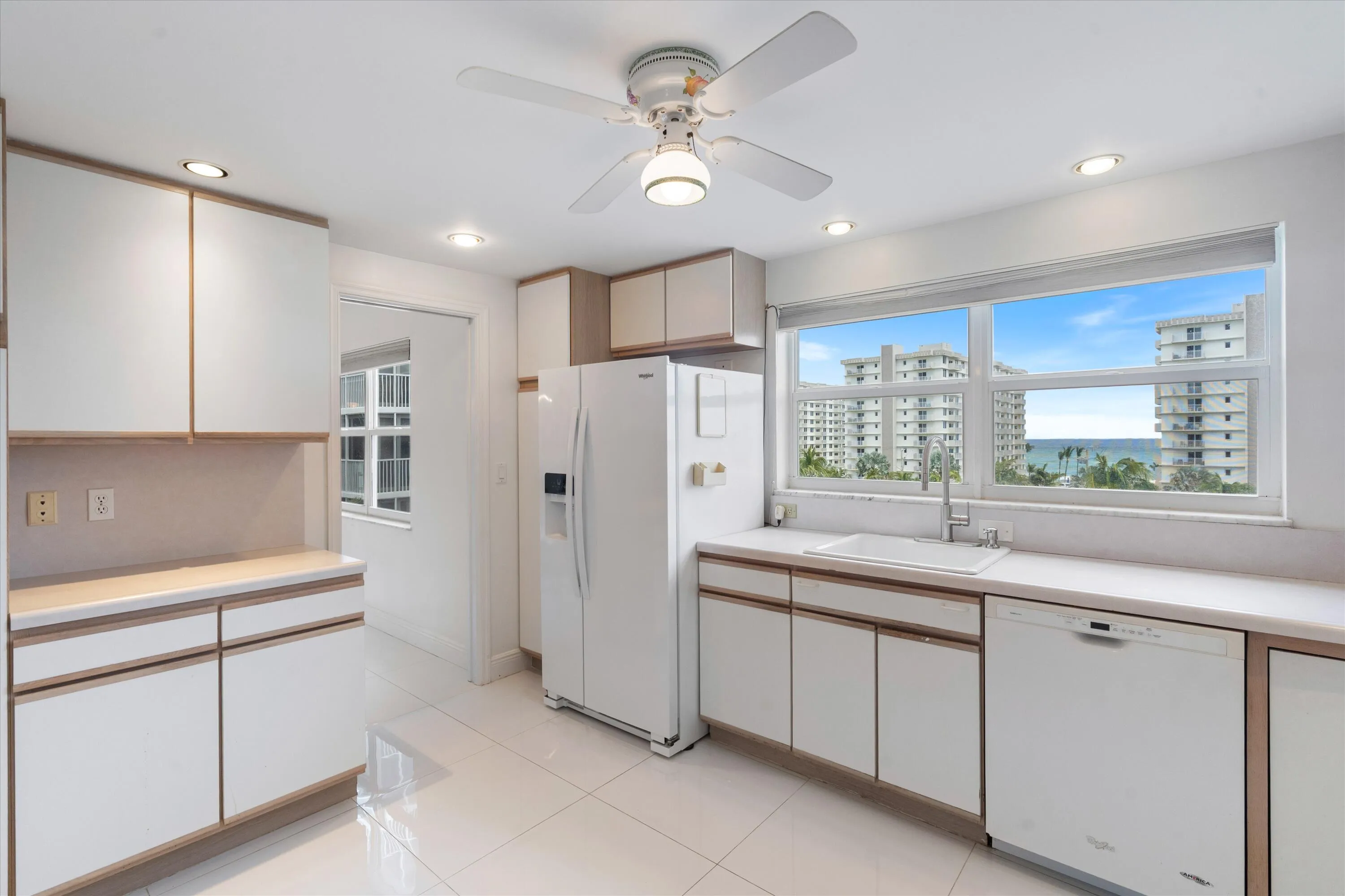 08-3300 S Ocean Blvd #617 Highland Beach