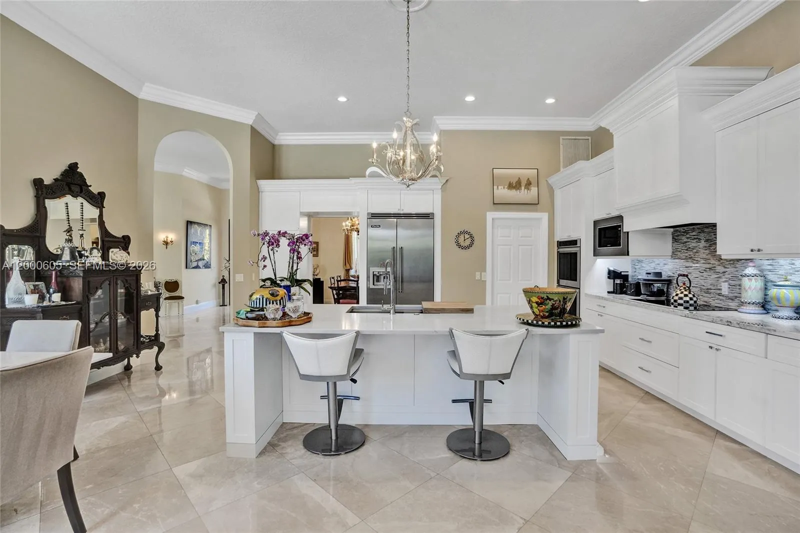 HIGH CEILINGS.......ELEGANCE SURROUNDS
