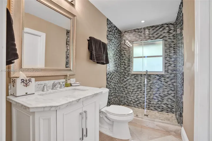 CABANA BATH/GUEST BATHROOM