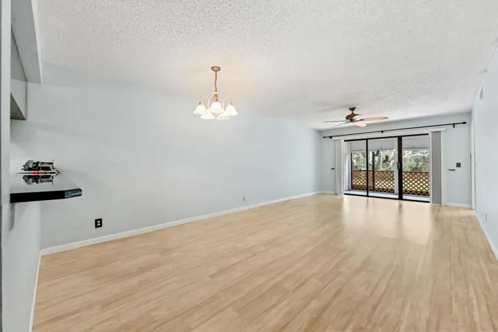 09 Dining room 01