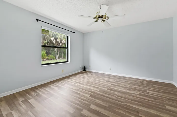 20 Bedroom 03