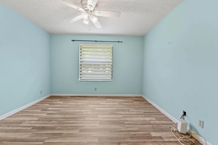 18 Bedroom 01