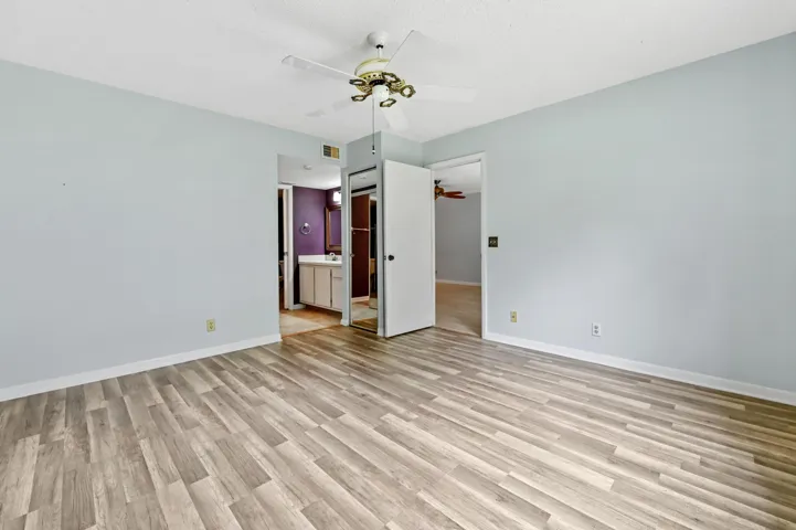 21 Bedroom 04
