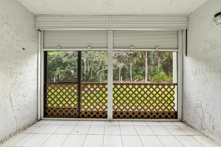 25 patio 01