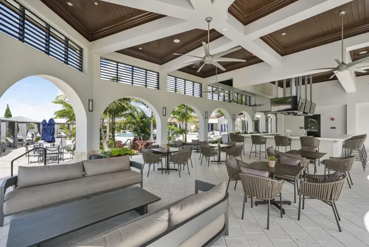 #21 Outdoor Dining