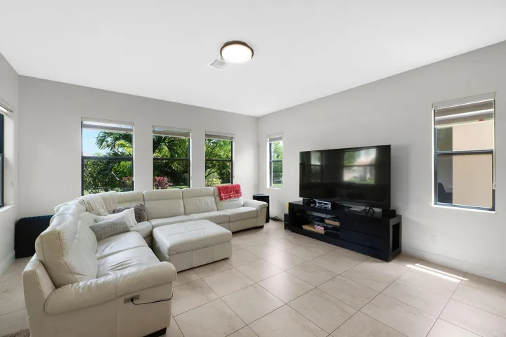 #10 Family Room