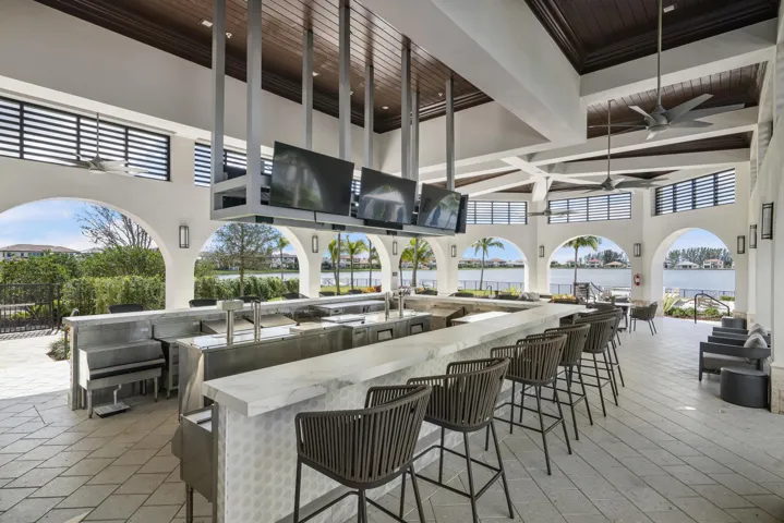 #23 Outdoor Dining