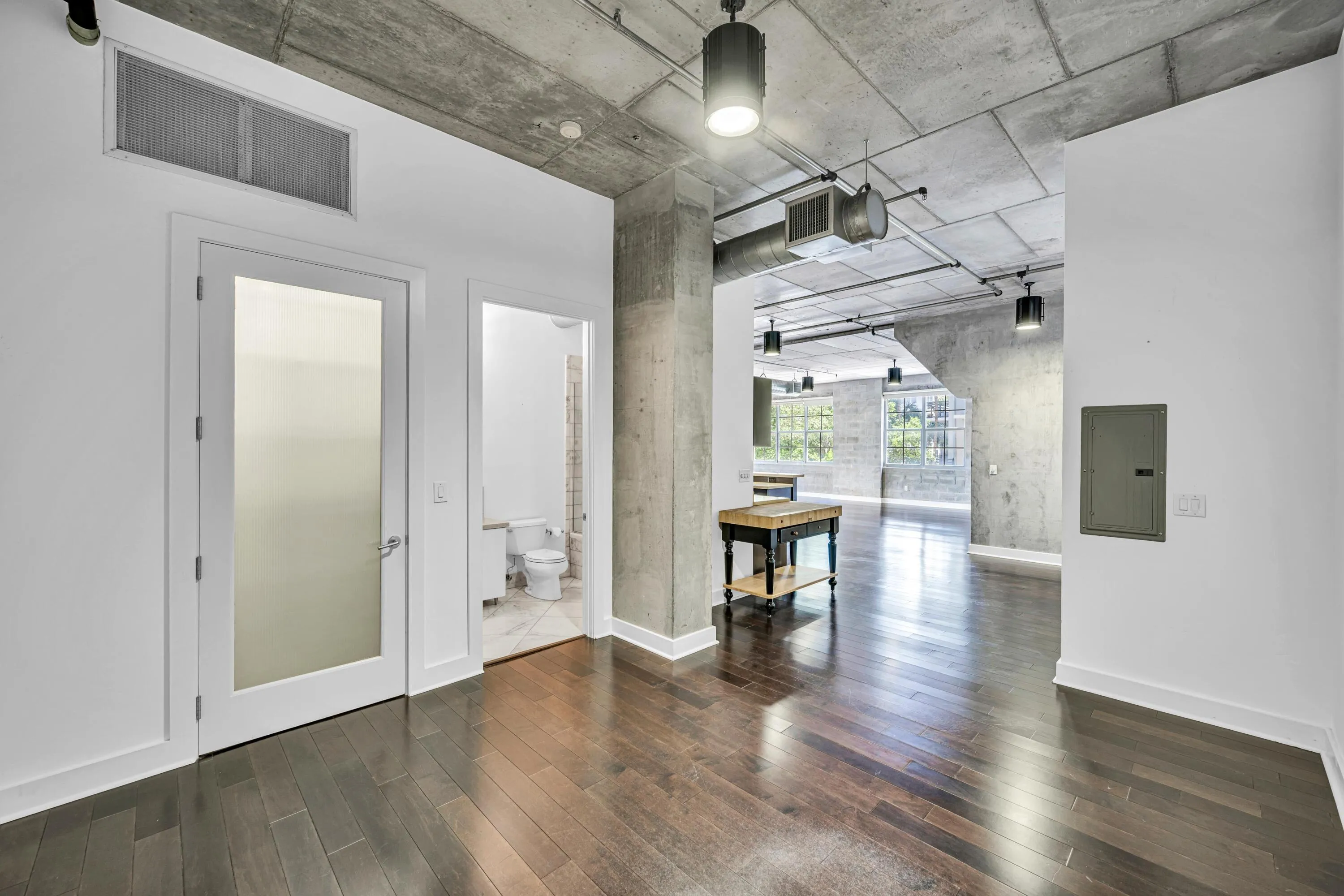 411 NW 1ST AVE #202--33