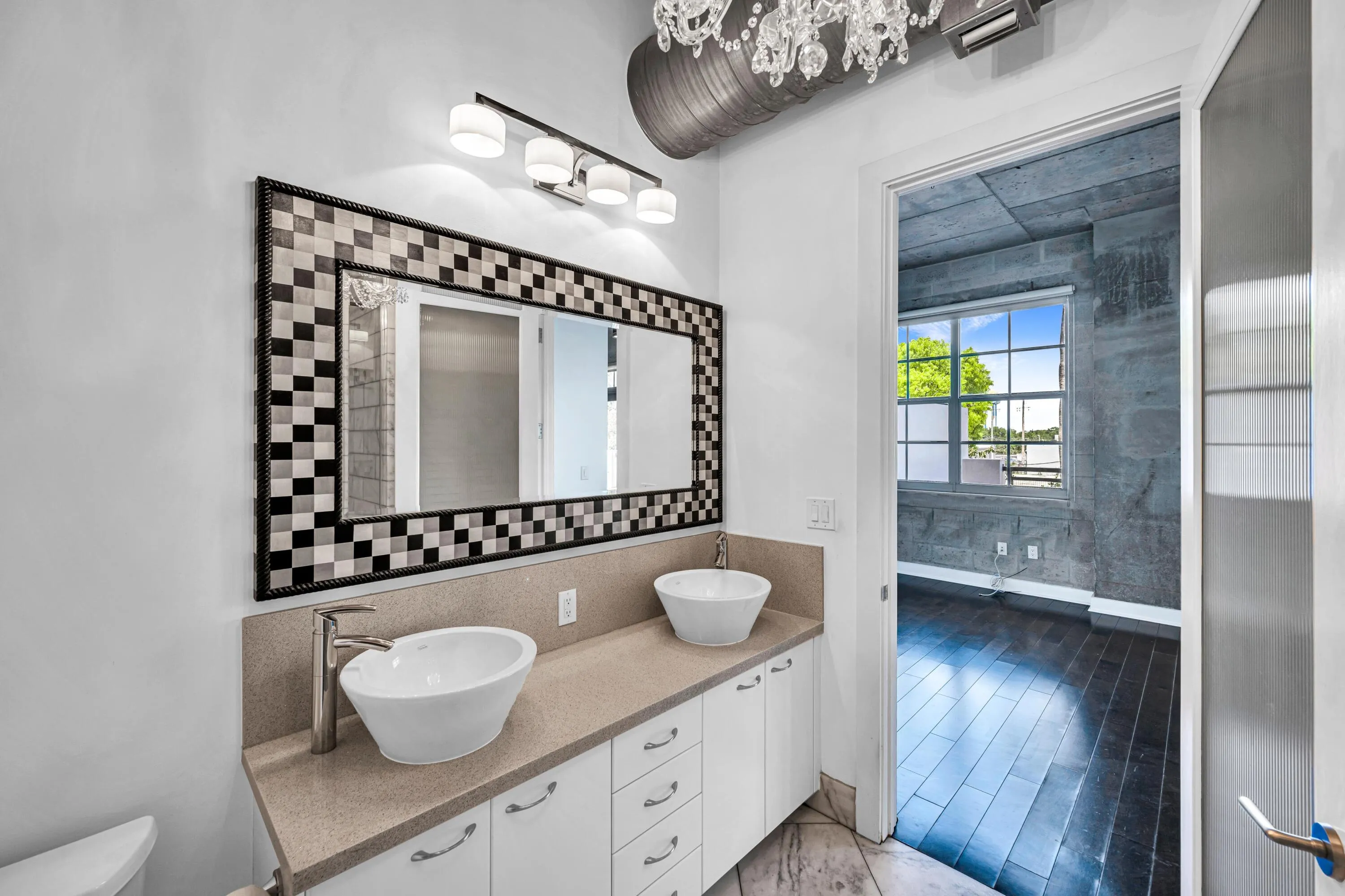 411 NW 1ST AVE #202--30