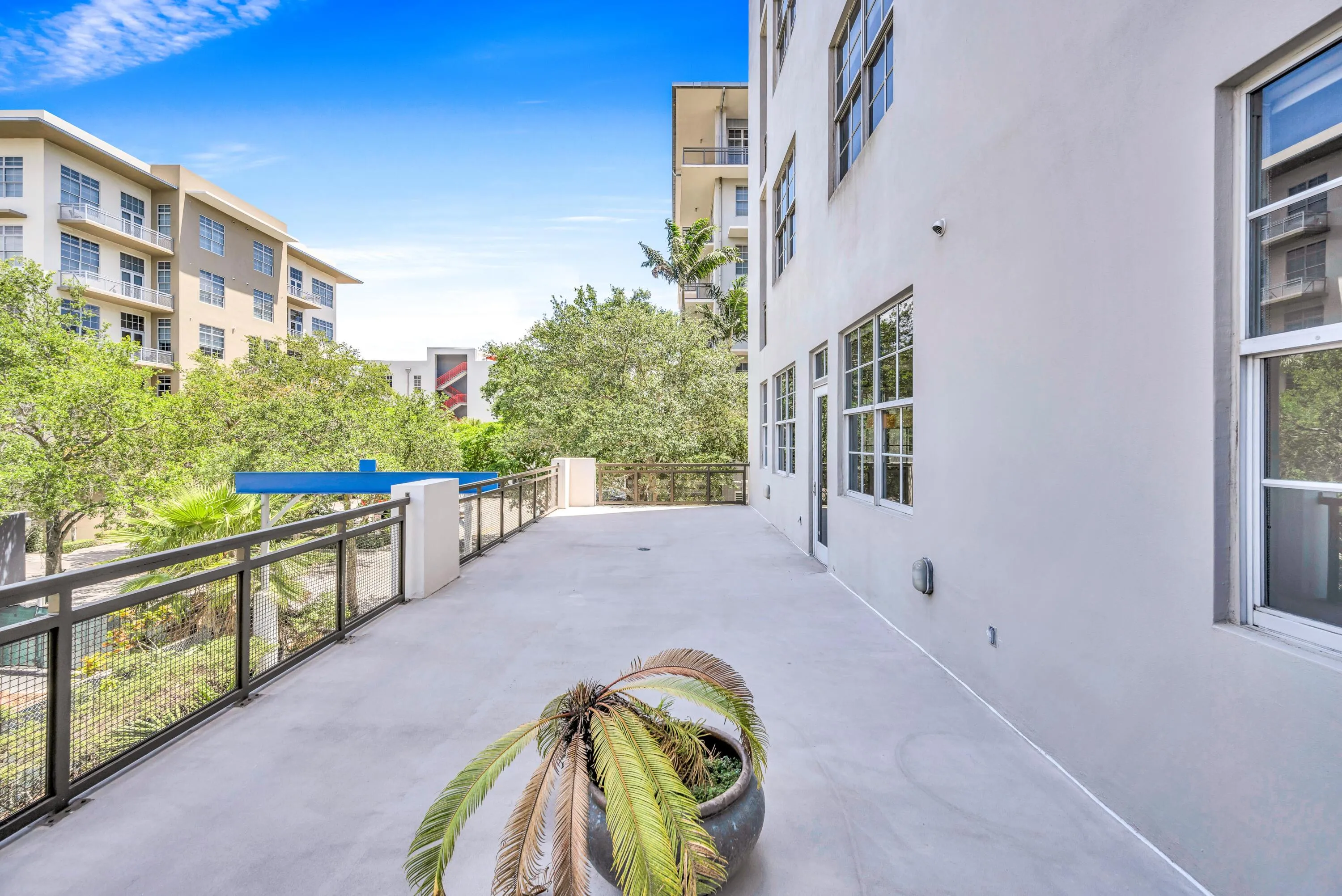 411 NW 1ST AVE #202--21