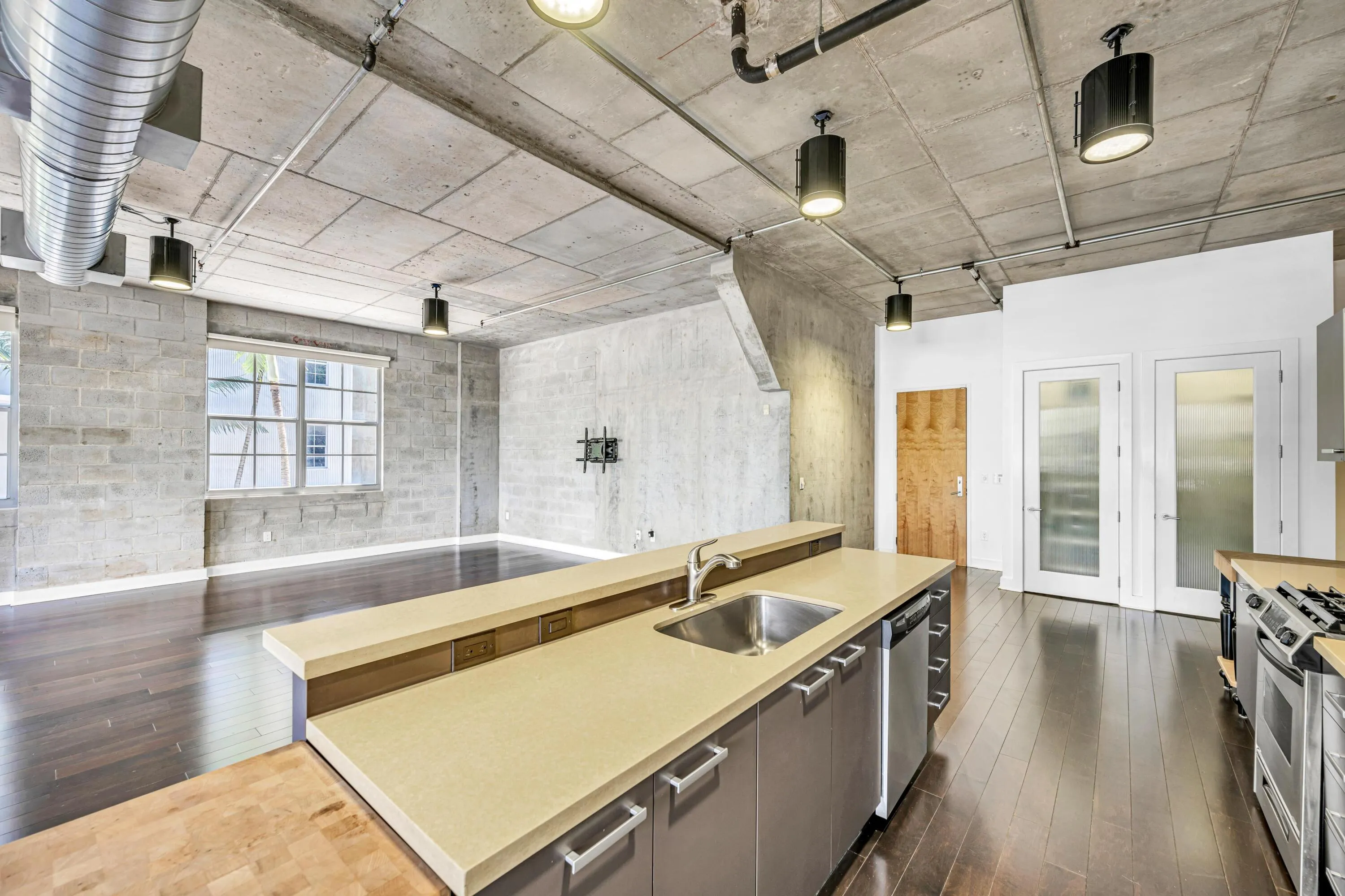 411 NW 1ST AVE #202--17