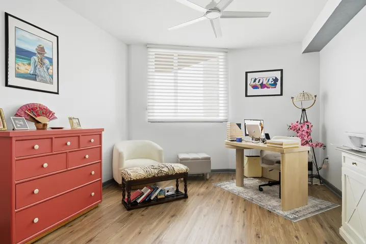 1551-N-FLAGLER-DR-605-33401-026