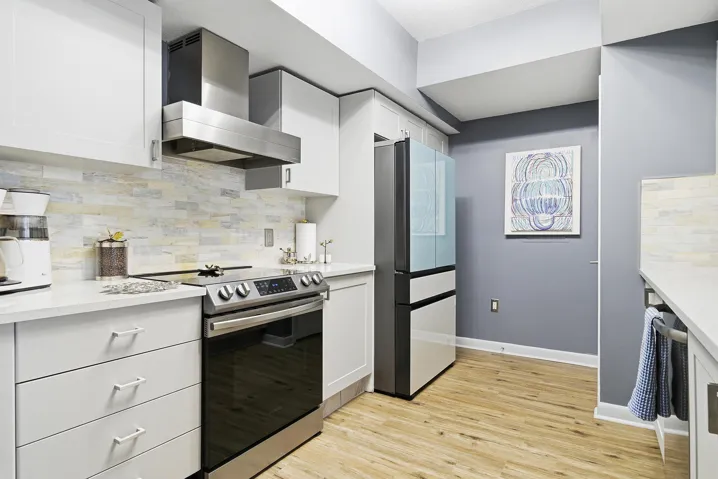 1551-N-FLAGLER-DR-605-33401-012