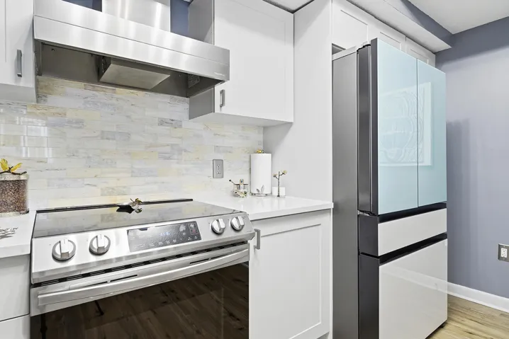 1551-N-FLAGLER-DR-605-33401-015