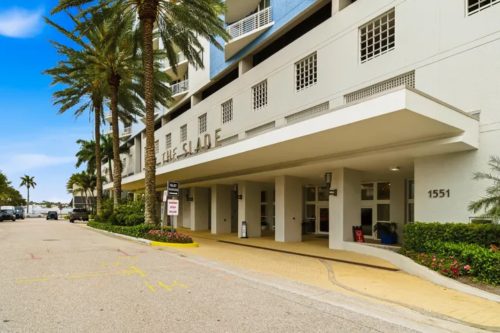 1551-N-FLAGLER-DR-605-33401-037