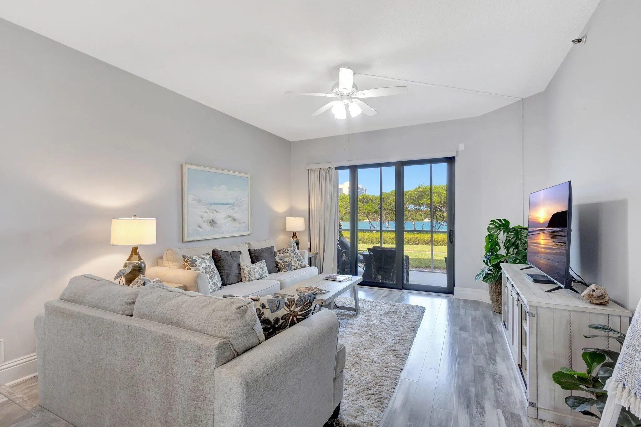 200 Waterside - Living Room