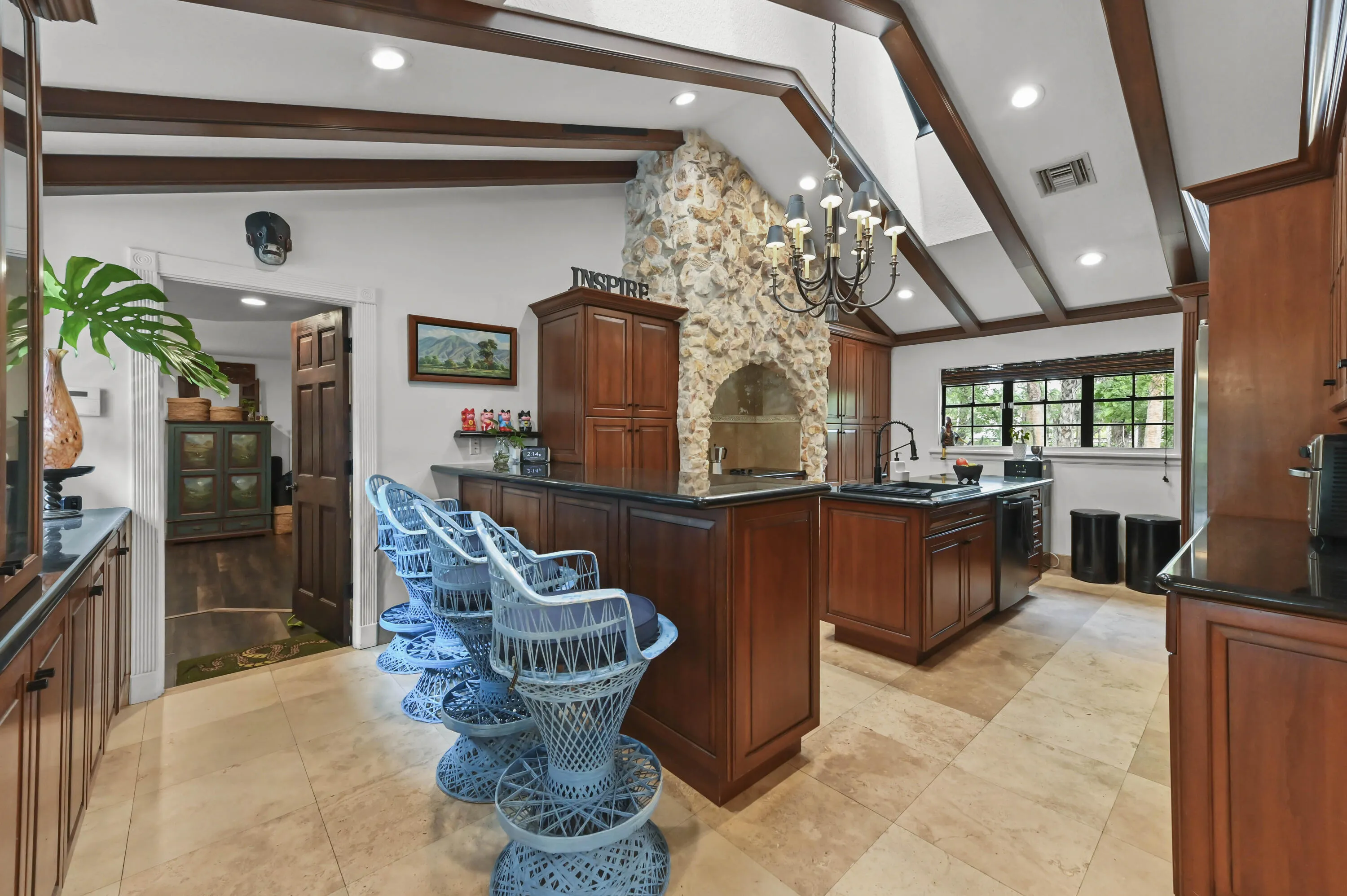 18 Kitchen 01