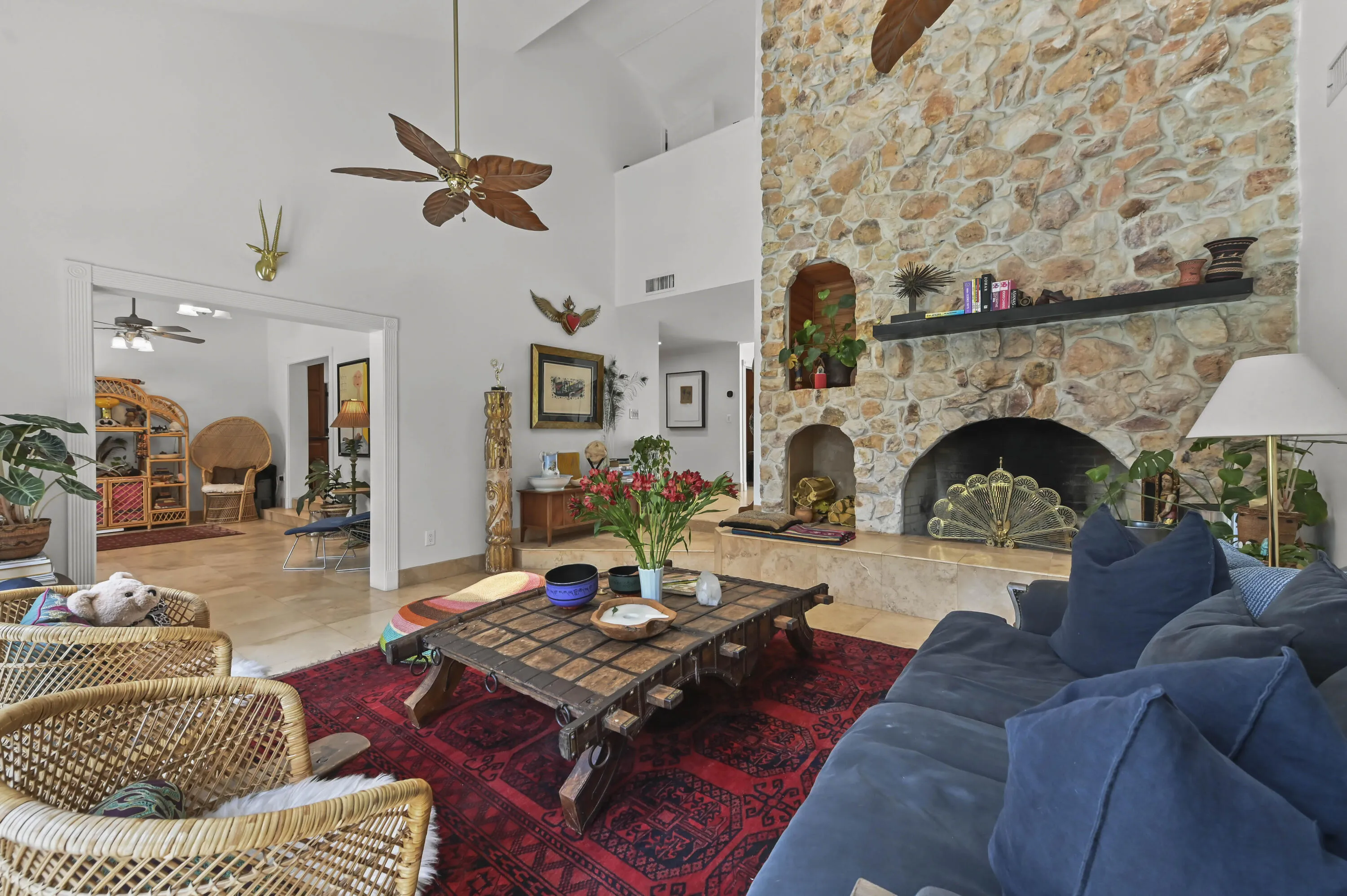 11 Living Room 03