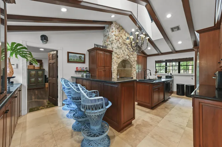 18 Kitchen 01