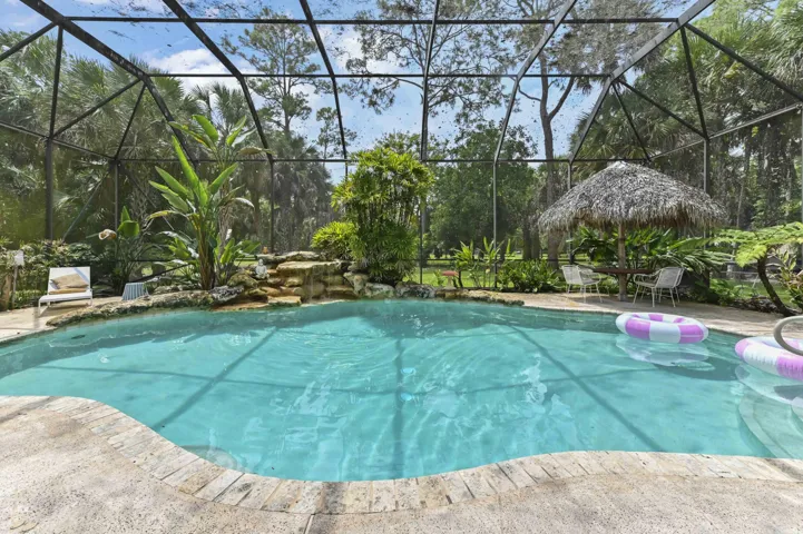 42 Swimming Pool 02