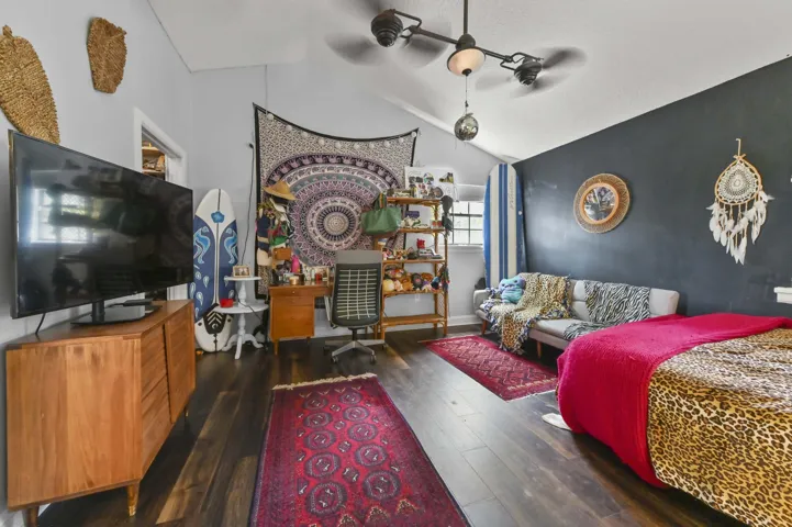 34 Bedroom 01
