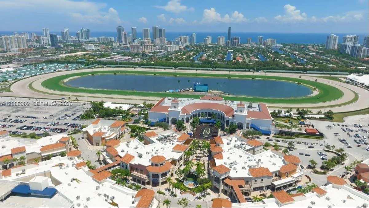 Proximity of Gulf Stream Village: Casino, horse race, restaurants, stores, boutiques & more