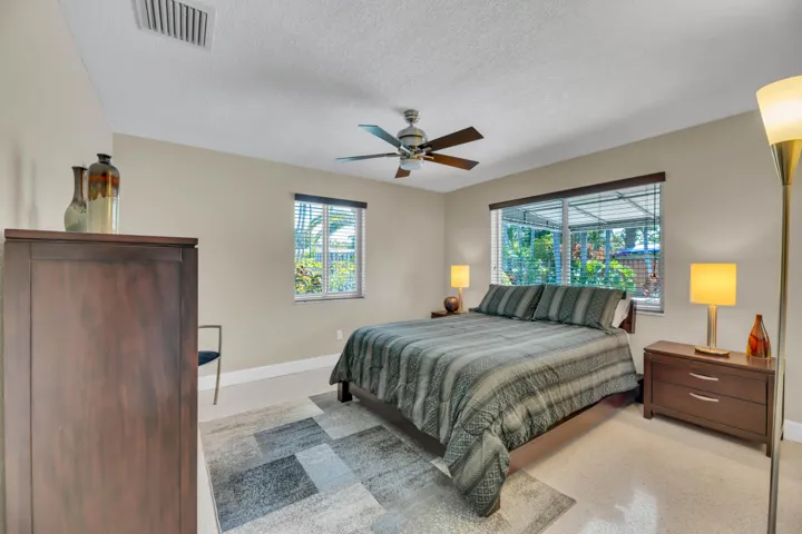 2401 NE 17th Terrace-28